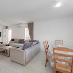 Family Three Bedroom Apartment Brando