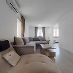 Family Three Bedroom Apartment Brando