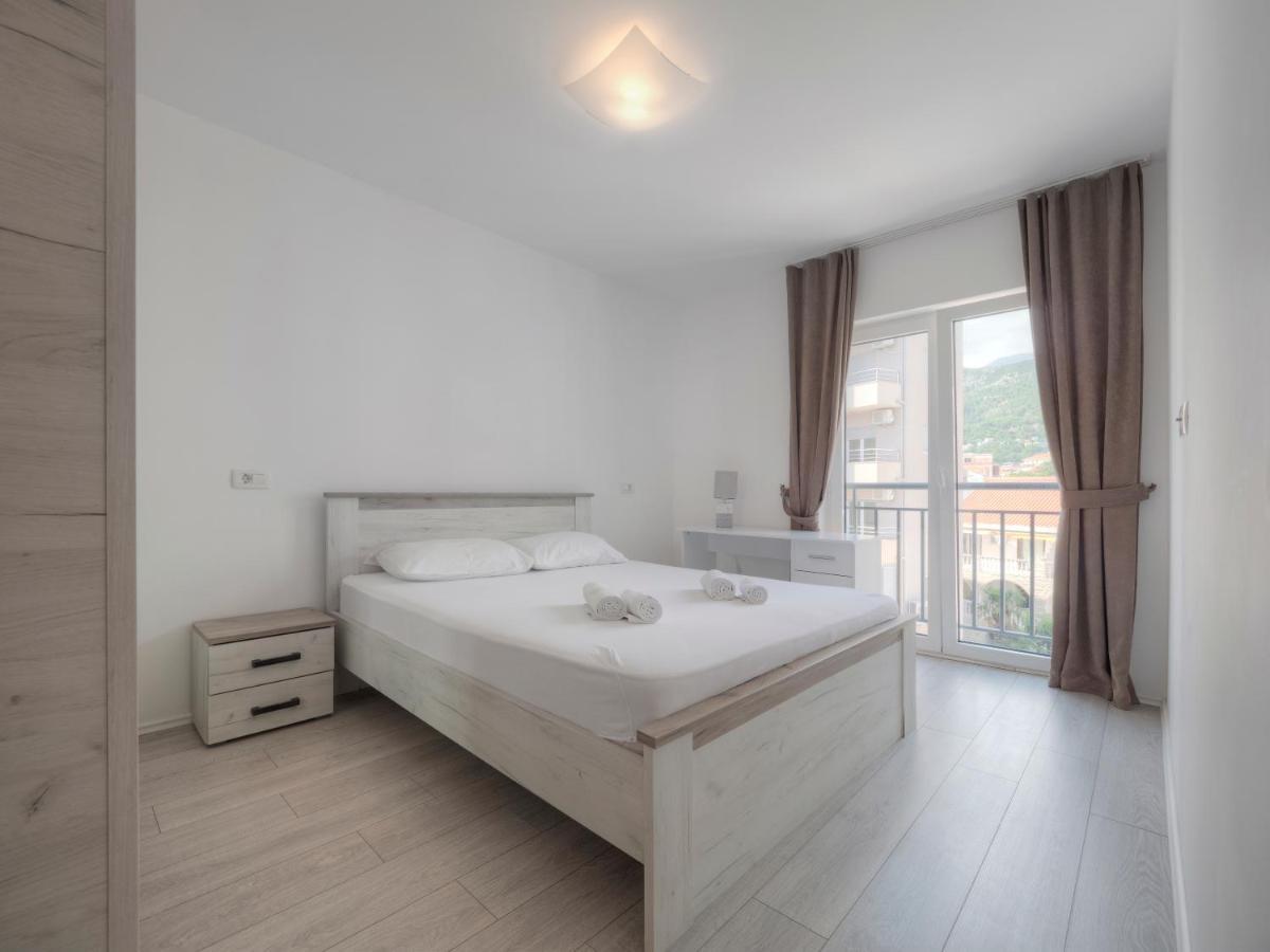 Family Three Bedroom Brando * Budva