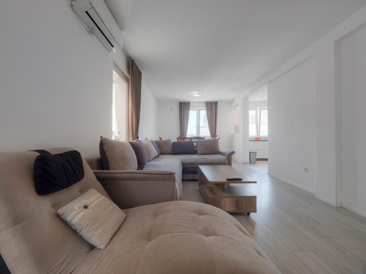 Family Three Bedroom Brando Apartment Budva