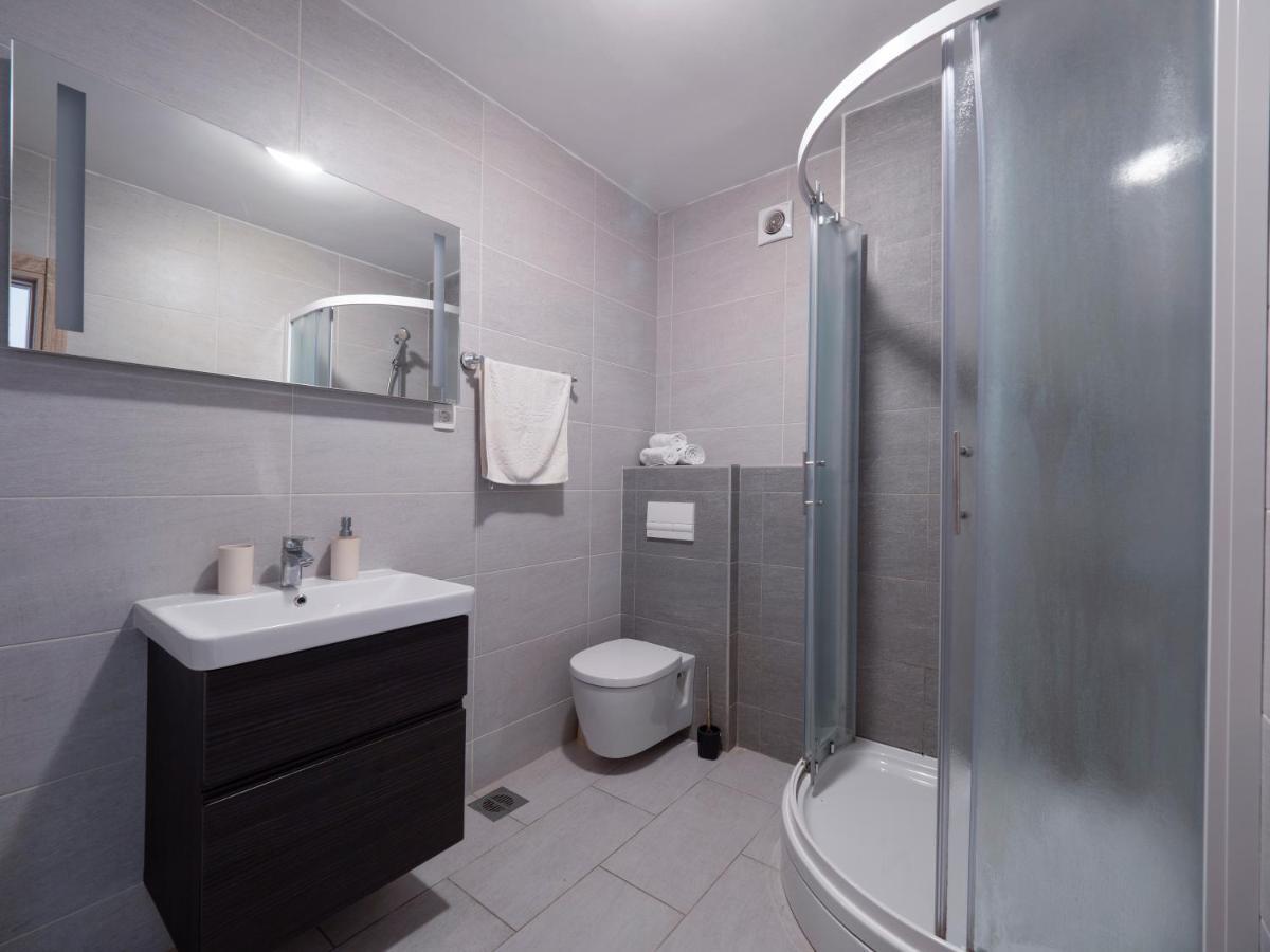 Family Three Bedroom Brando Apartment
