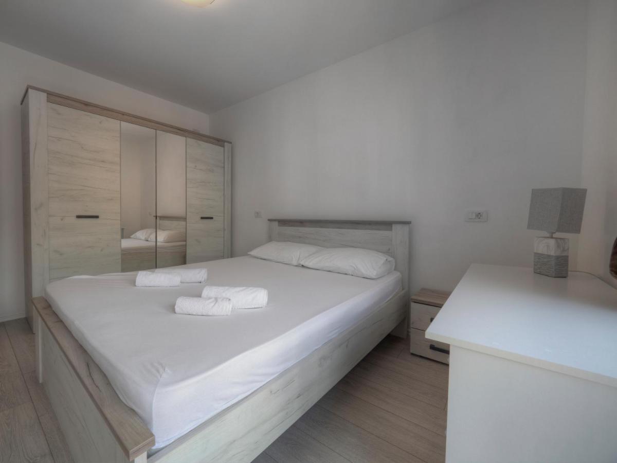 Apartment Family Three Bedroom Brando *