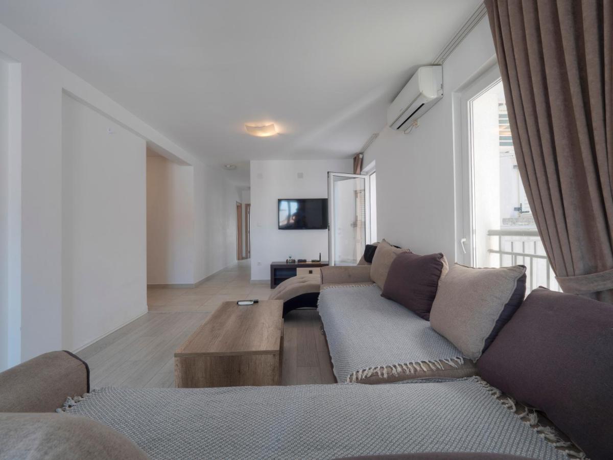 Family Three Bedroom Brando * Budva